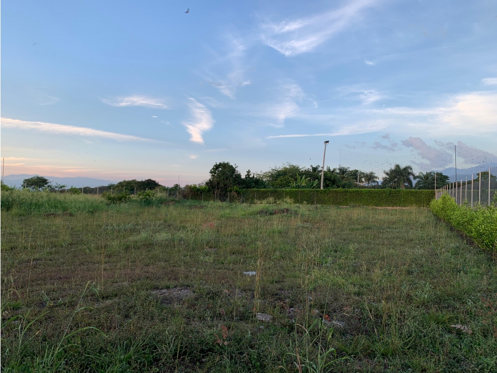 Lote terreno de 2.500m2 en condominio en venta Santa Elena El Cerrito - 2