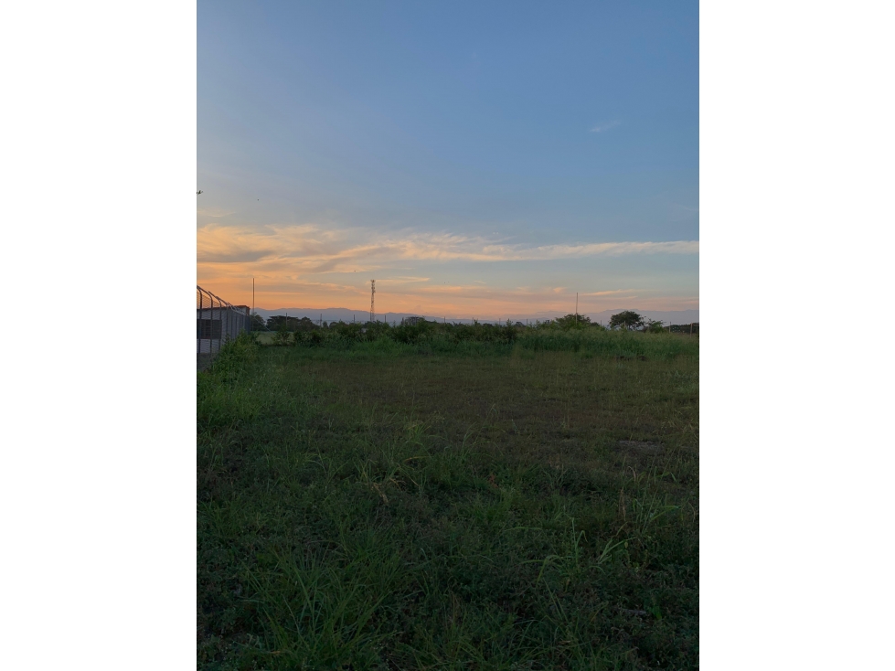 Lote terreno de 2.500m2 en condominio en venta Santa Elena El Cerrito - 4