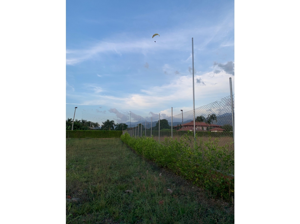 Lote terreno de 2.500m2 en condominio en venta Santa Elena El Cerrito - 3