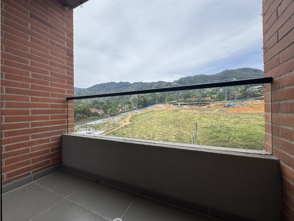Apartaestudio en Arriendo en Loma del Escobero, Envigado Estrato 5 — foto 2