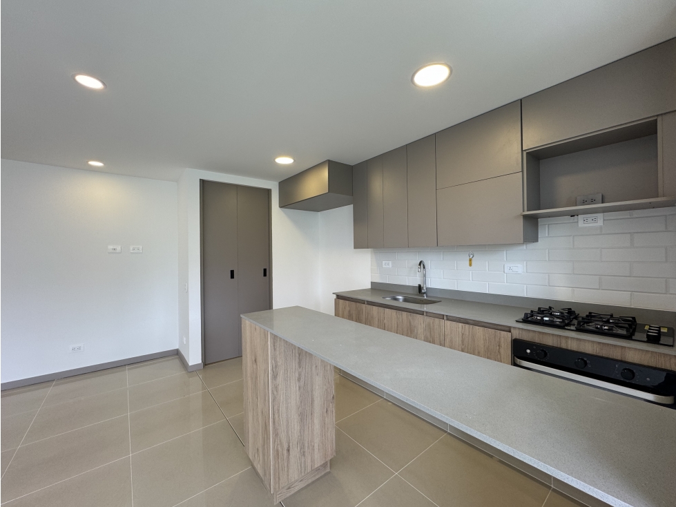 APARTAESTUDIO EN ARRIENDO EN MEDELLÍN - EL POBLADO — foto 3