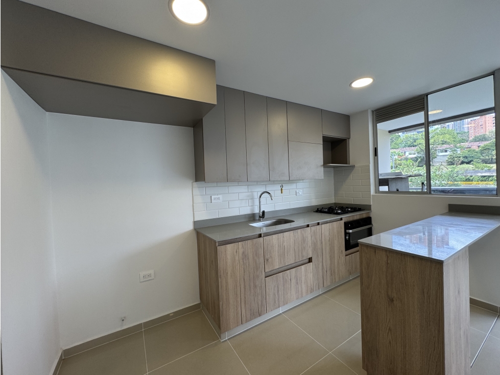 APARTAESTUDIO EN ARRIENDO EN MEDELLÍN - EL POBLADO — foto 4