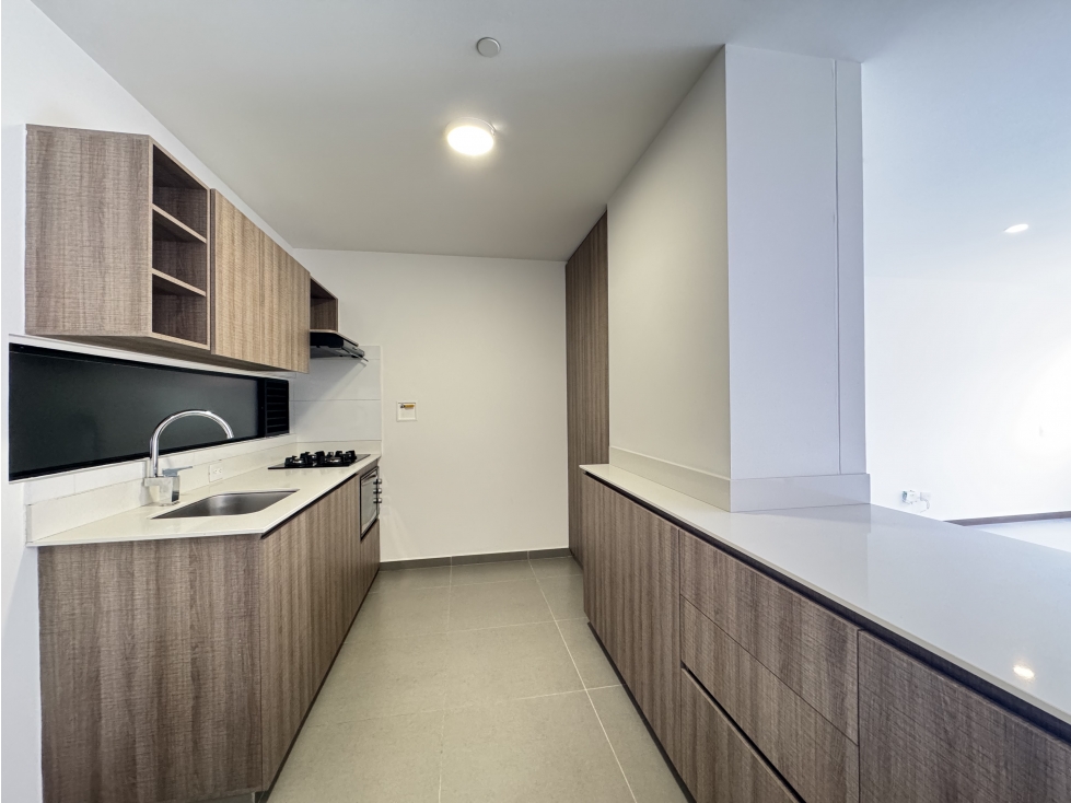 Apartaestudio en Arriendo en Loma del Escobero, Envigado Estrato 5 — foto 3