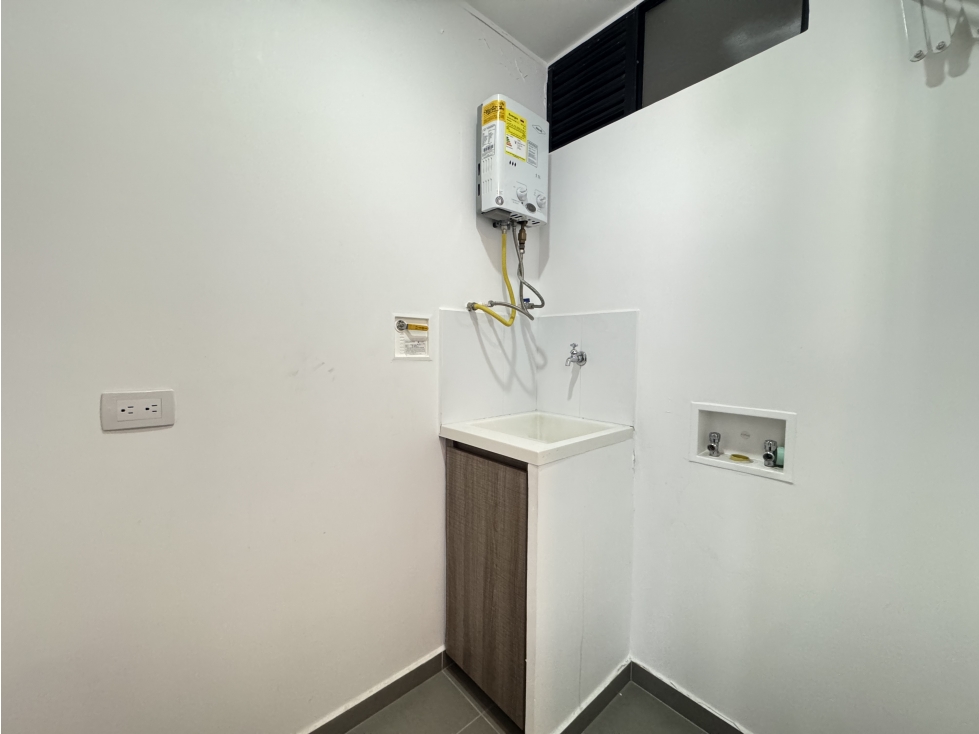 Apartaestudio en Arriendo en Loma del Escobero, Envigado Estrato 5 — foto 5