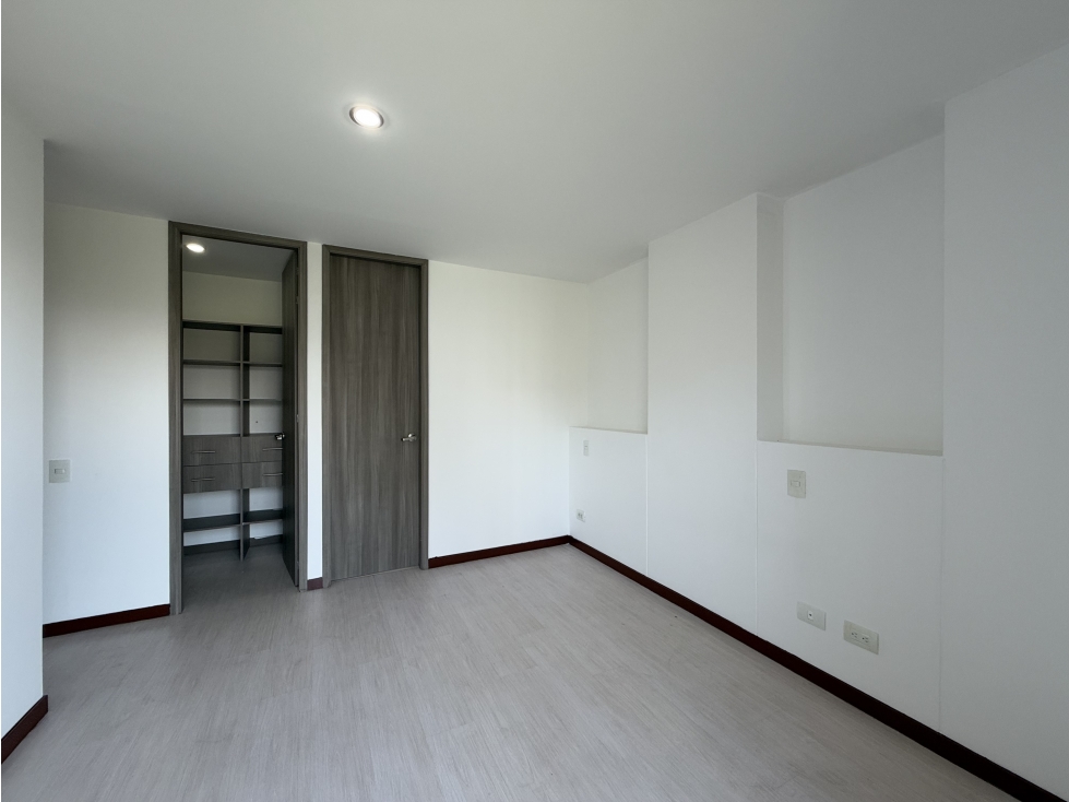 APARTAMENTO EN ARRIENDO EN LOMA DEL ESMERALDAL ENVIGADO — foto 6