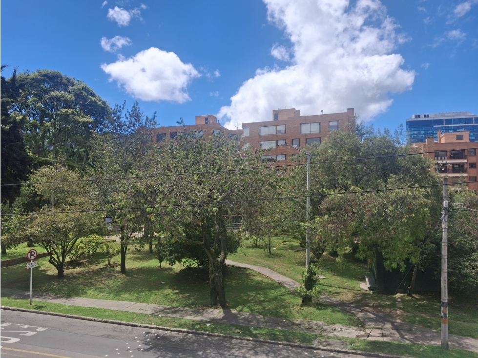Santa Paula- VENTA Apto-256mts+46.78 Terraza-Vista Parque-$1.880 Mill — foto 4