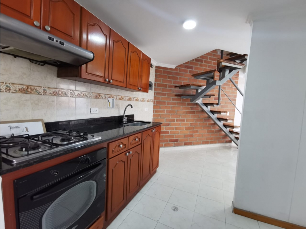 APARTAMENTO DUPLEX EN LA LOMA DEL INDIO (N) — foto 3