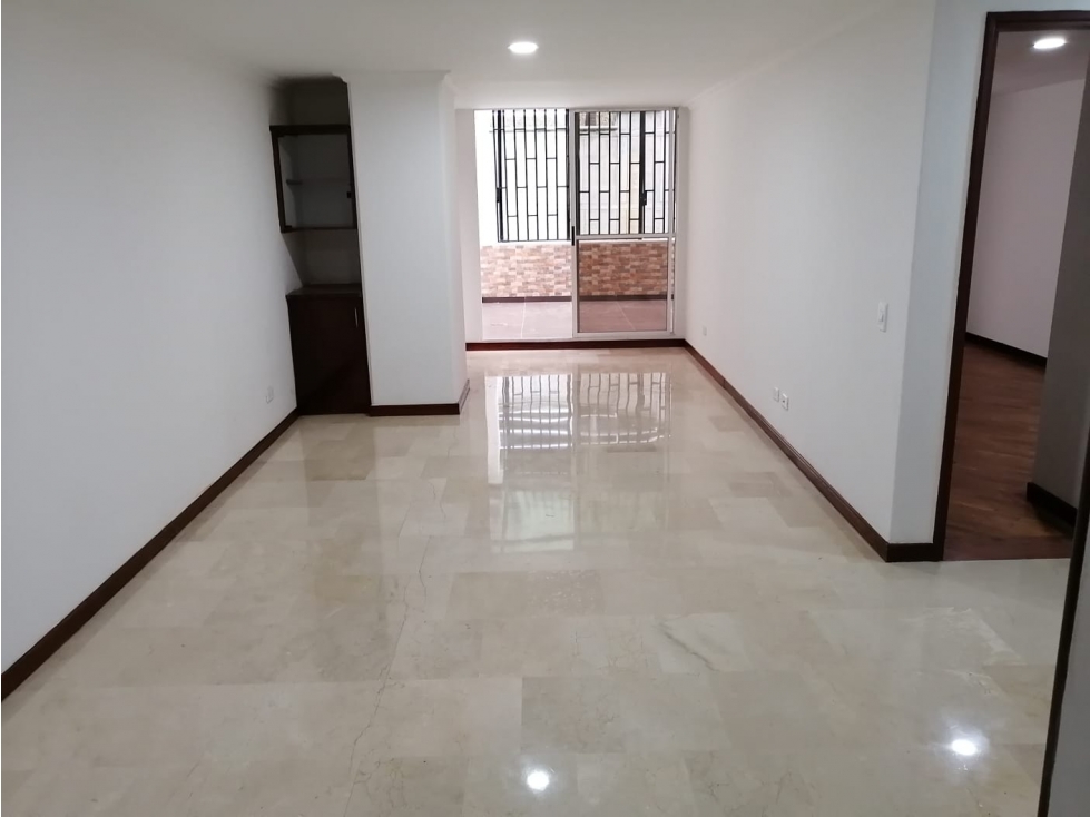 APARTAMENTO EN VENTA EN EL POBLADO (L)