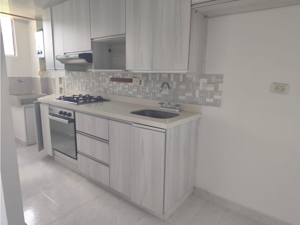 APARTAMENTO EN VENTA LOMA DE LOS BERNAL(L)