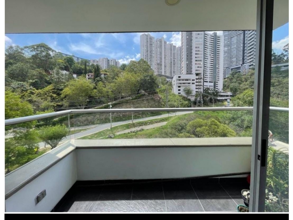 APARTAMENTO EN VENTA EN LA LOMA DEL INDIO (N) — foto 3