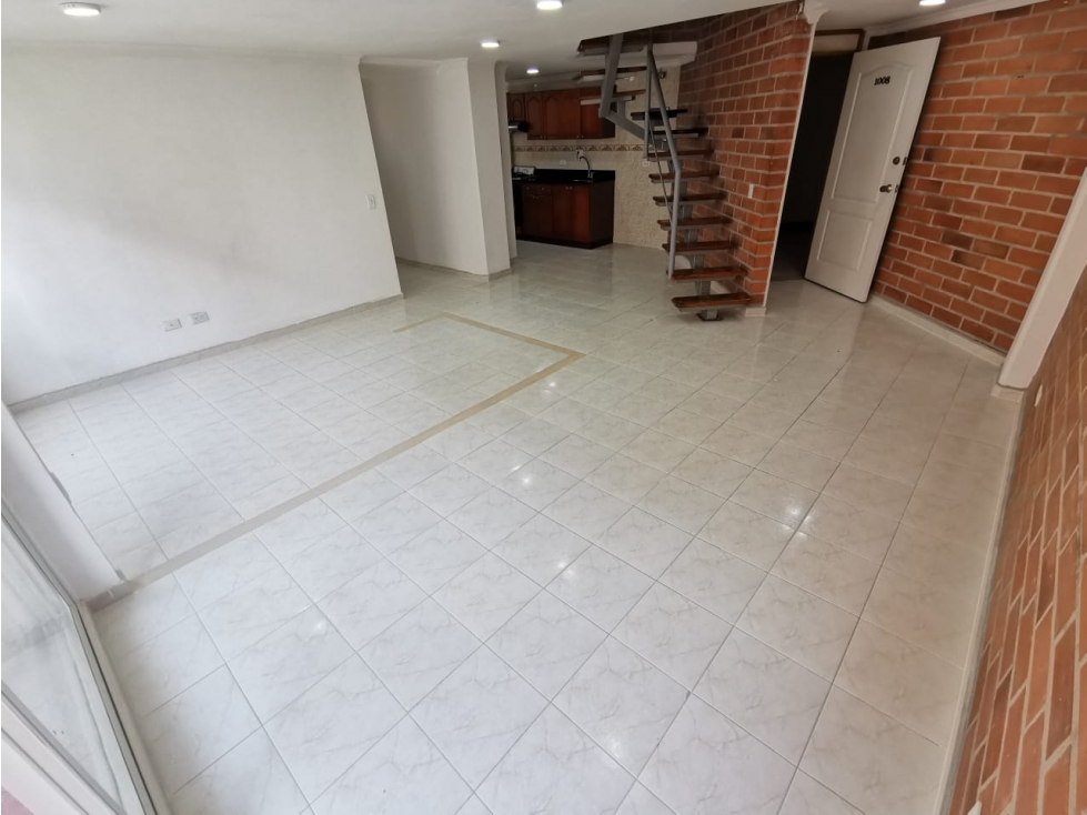 APARTAMENTO DUPLEX EN LA LOMA DEL INDIO (N) — foto 2