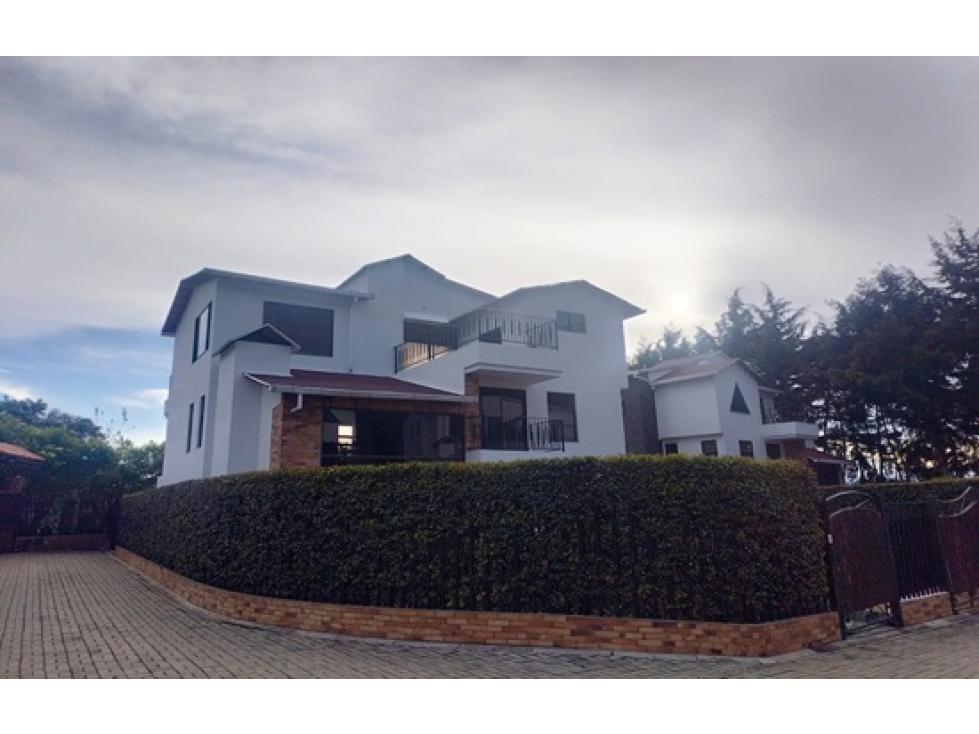 VENTA CASA EN COTA EN REMATE