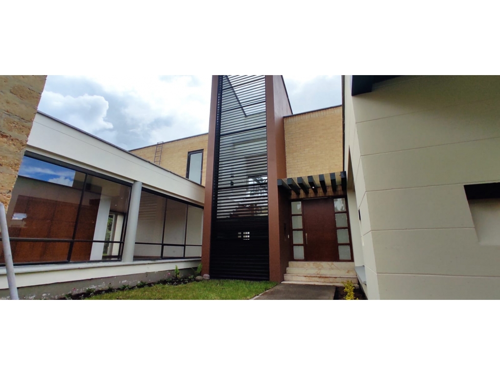 GUAYMARAL VENTA CASA 500M2 LOTE 1540M2 CLUB HOUSE
