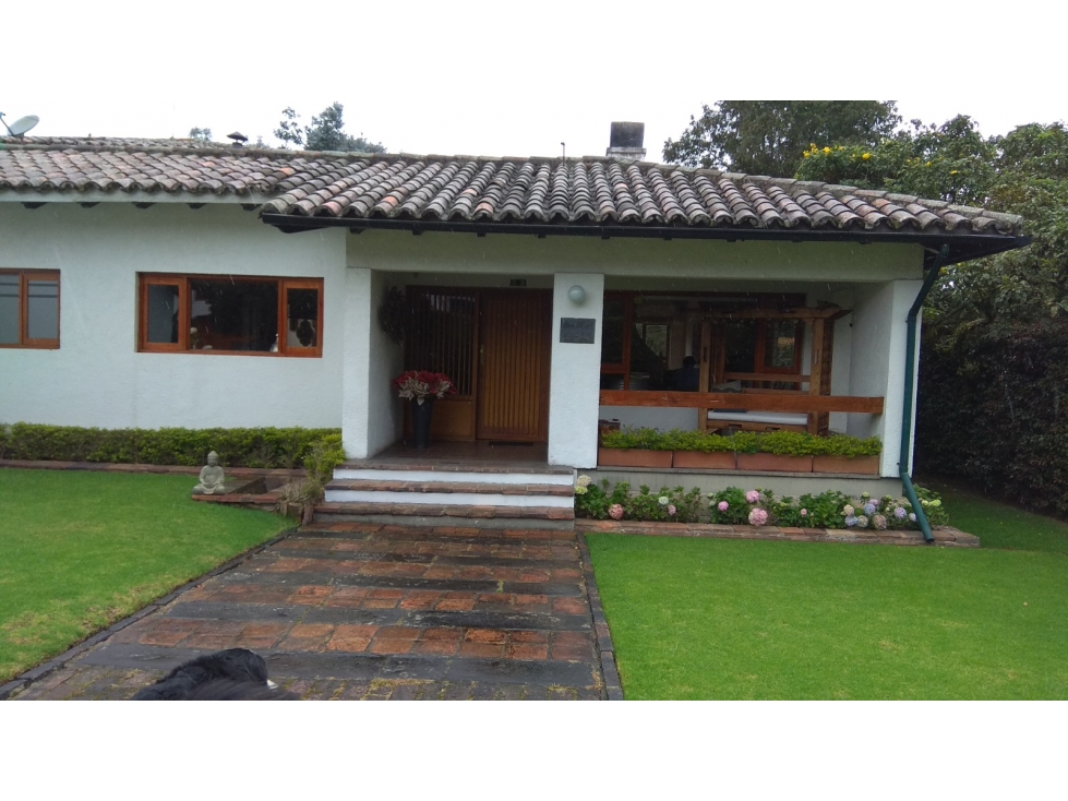 LINDARAJA ARRIENDO CASA 362m2 LOTE 875 JARDIN
