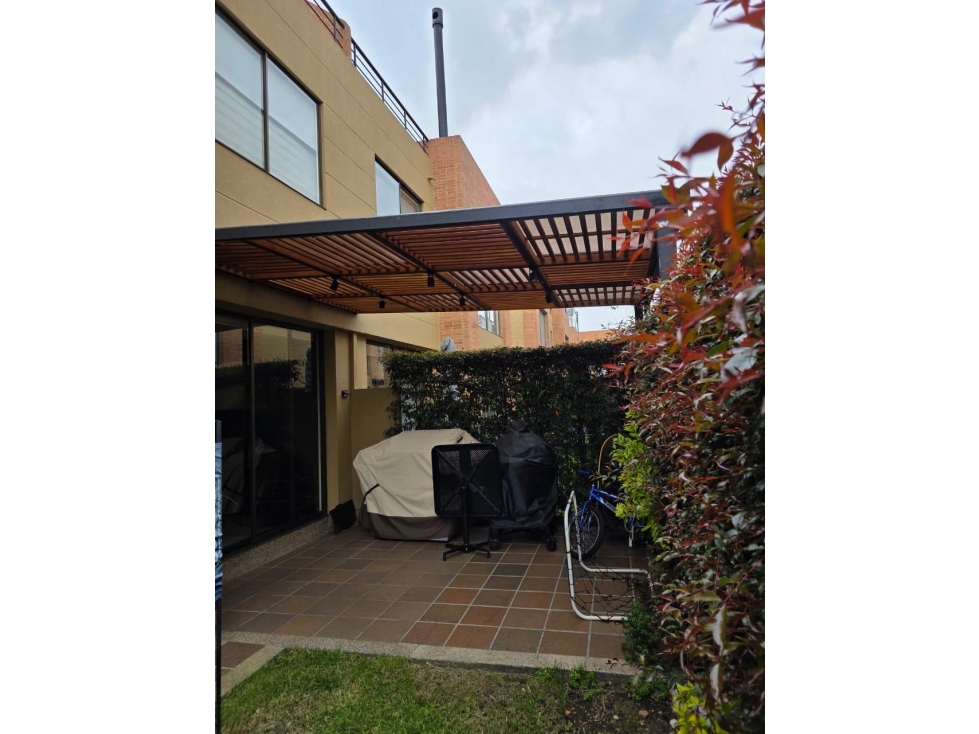 VIA ARRAYANES ARRIENDO CASA 190 M2 TERRAZA — foto 3