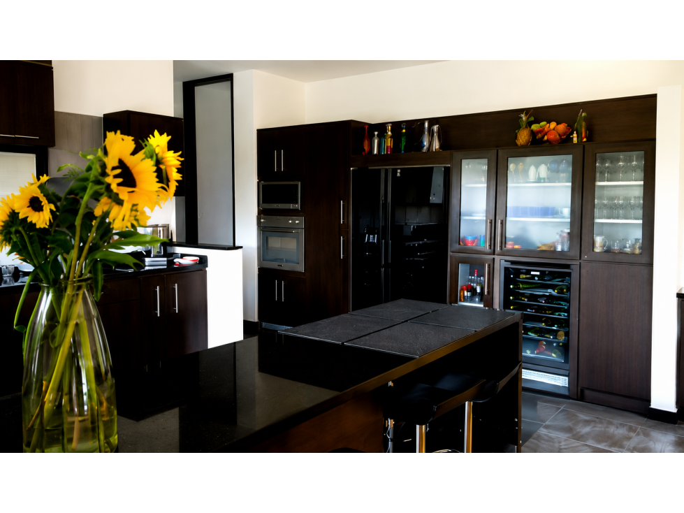 SAN SEBASTIAN GUAYMARAL ARRIENDO CASA 500m2 TERRAZA — foto 4