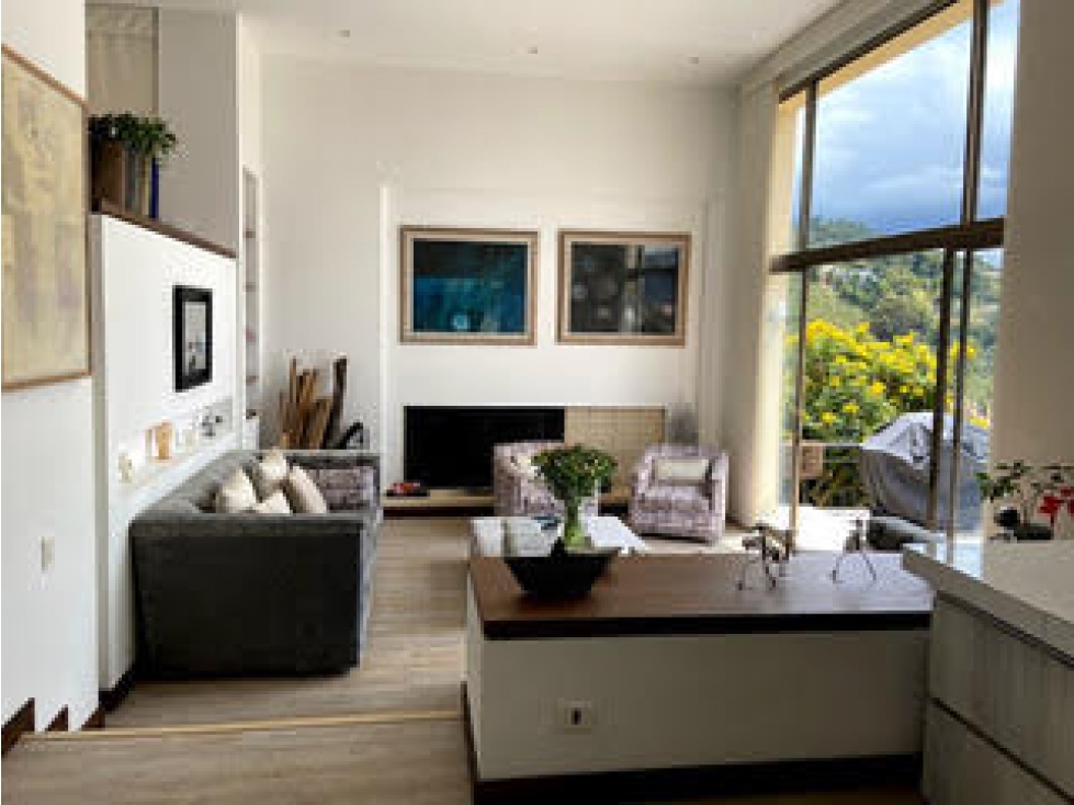 CHÍA VENTA CASA 260m2 LOTE 825 m2