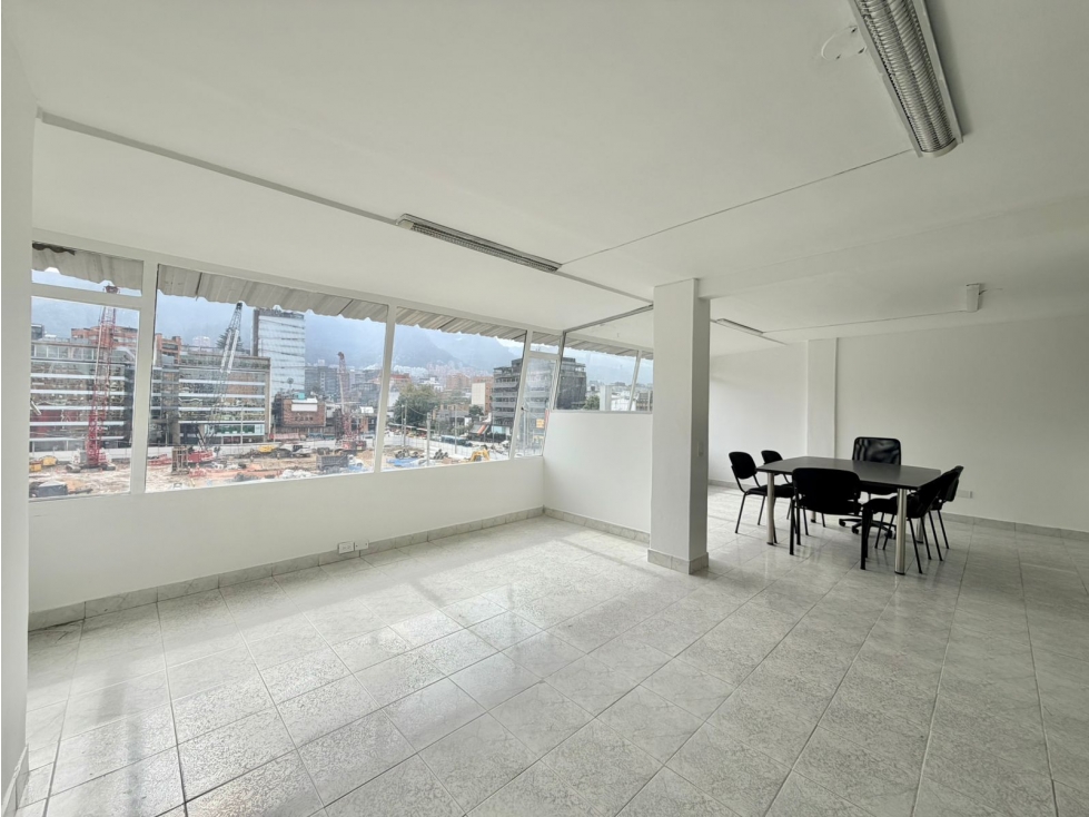 VENTA de OFICINA, Antiguo Country, 70.7mts. 1 baño, $450M