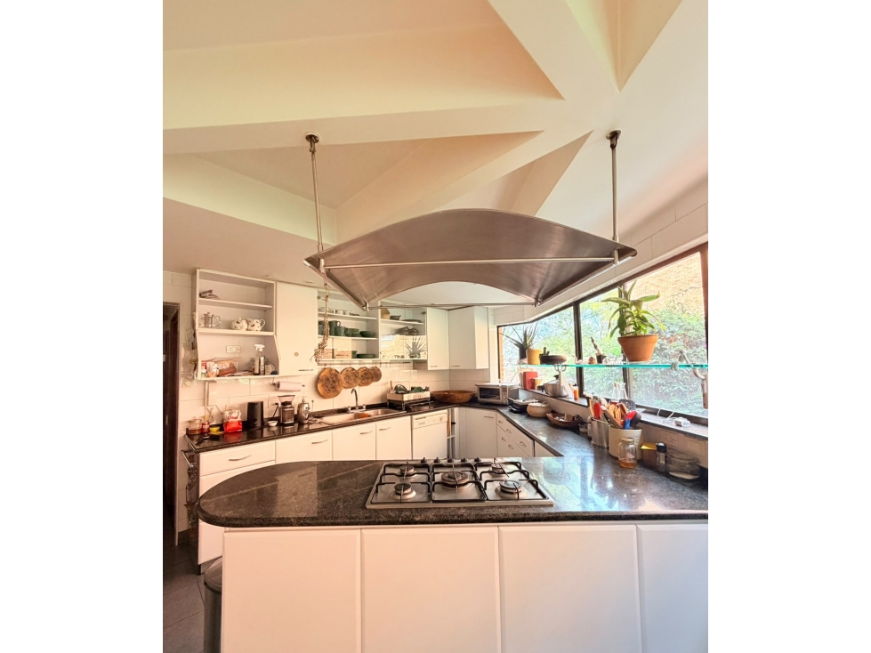 ROSALES BAJO - ARRIENDO, 240mts, 4 habs, 4 bñs, $10M + Adm - 6