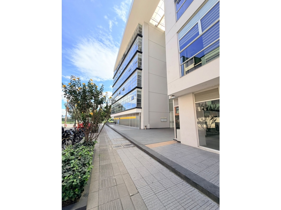 Oficina VENTA - El Salitre, 46mts, 1bñ (privado) $420M - 2