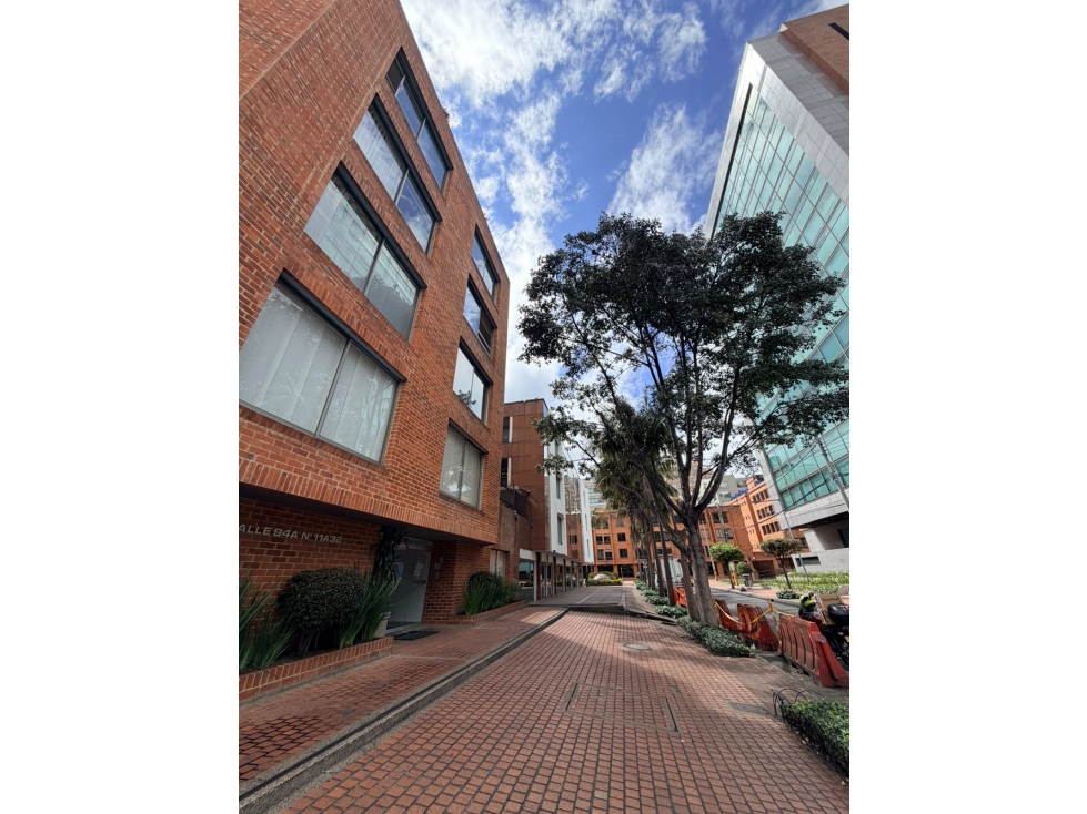 OFICINA en ARR. Chicó - 70mts, 2 bañs, $6M + Admin