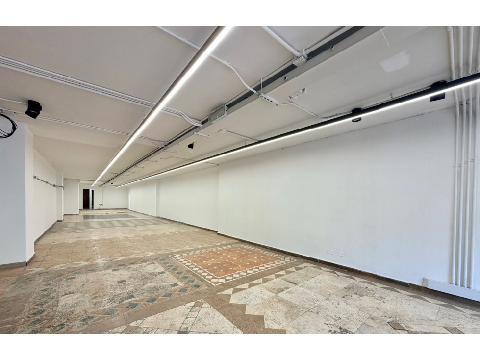 VENTA de LOCAL-Chicó Norte, 148.85mts, 1 baño, 1.78M+admin+IVA — foto 2