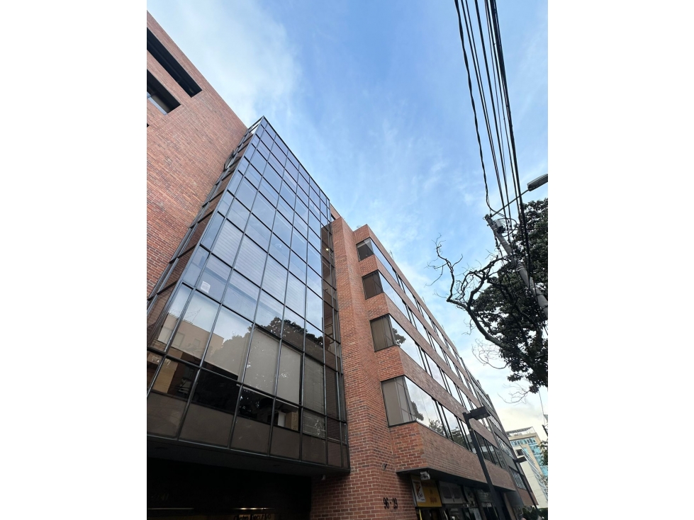 CHICO RESERVADO - ARRIENDO!!! CONSULTORIO 40.88mts,1 Baño 3.5mill — foto 2