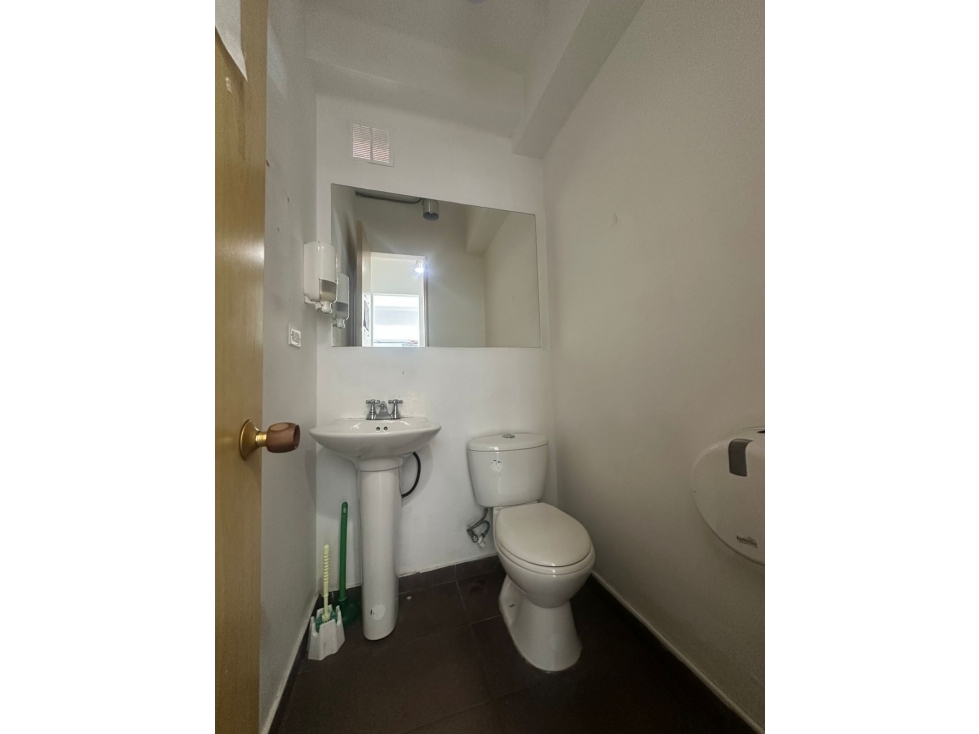 OFICINA ARRIENDO Chapinero Central 127mts 6.2mill + adm — foto 4