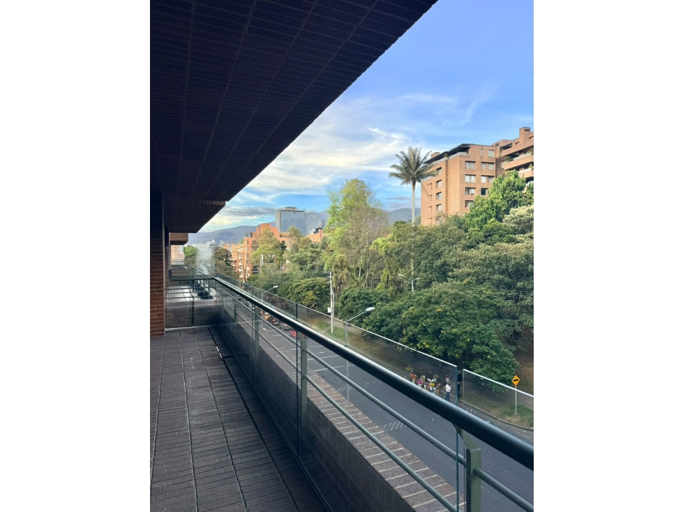 CHICÓ MUSEO - ARRIENDO, 340Mts, 3 habs, 3.5 baños, $23M.+ Admin