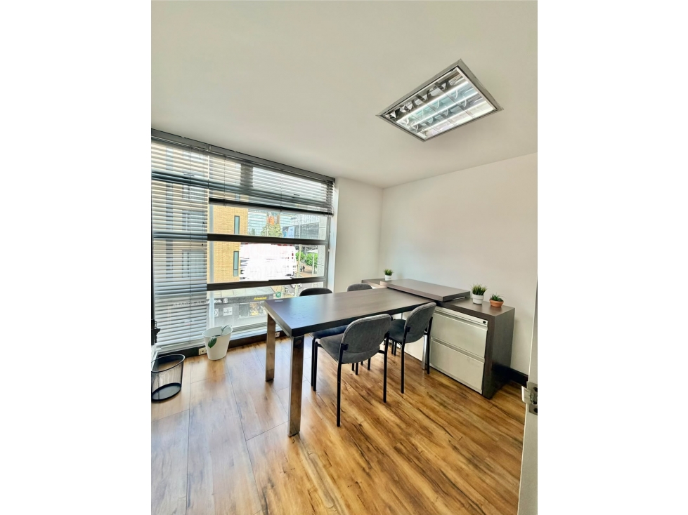ARRIENDO OFICINA - Zona T, 55m, 1 baño, $3,1M + Admin — foto 2