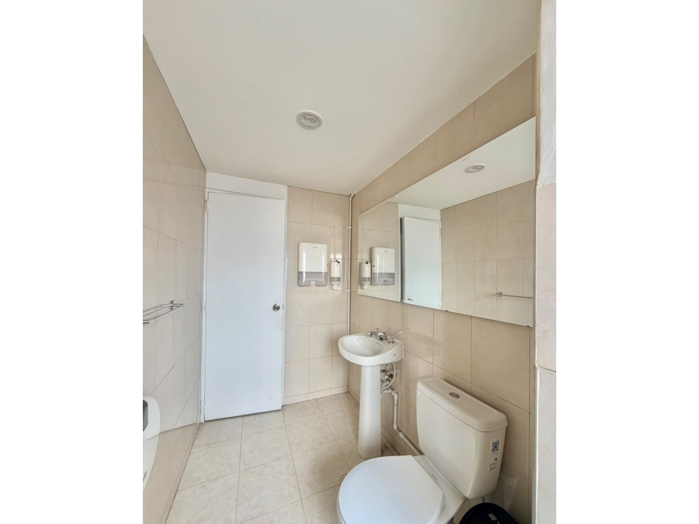 LOCAL EN ARR. San Martín - 250mts, 2 bañs, $5,8M — foto 4