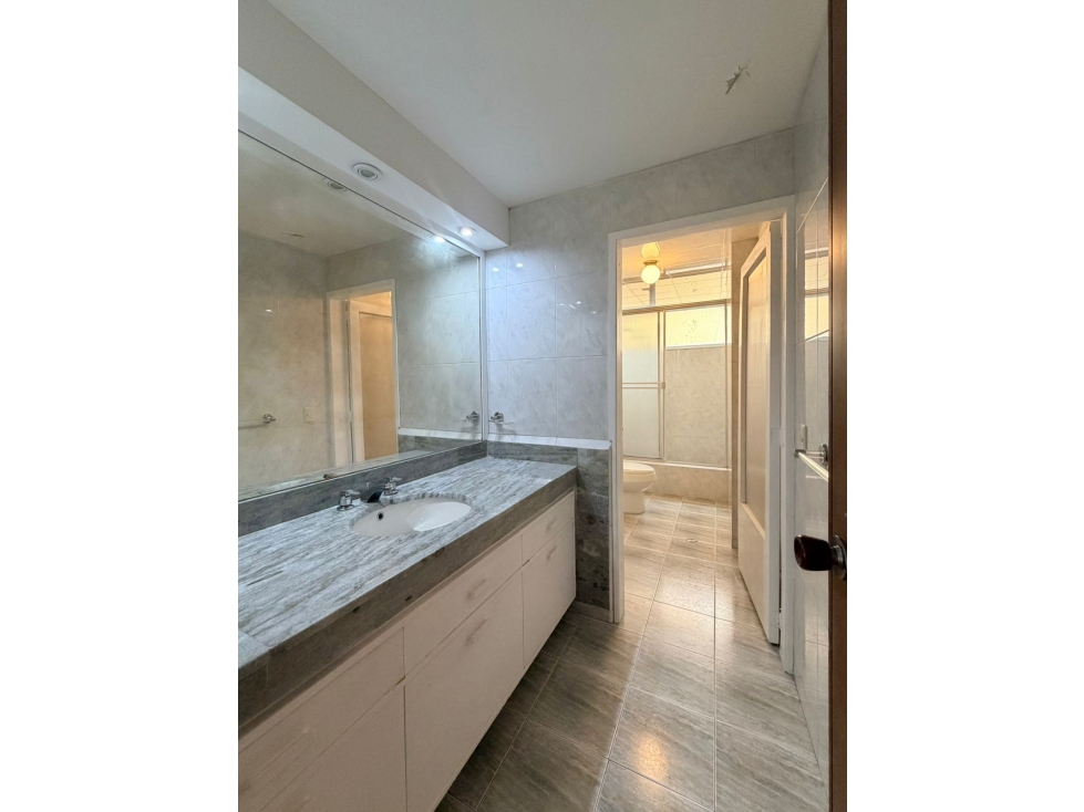 VENTA- RosalesBajo, 181 mts, 3 habs, 2.5 baños, $1.730 M — foto 2