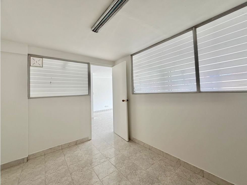 VENTA de OFICINA, Antiguo Country, 70.7mts. 1 baño, $450M — foto 5