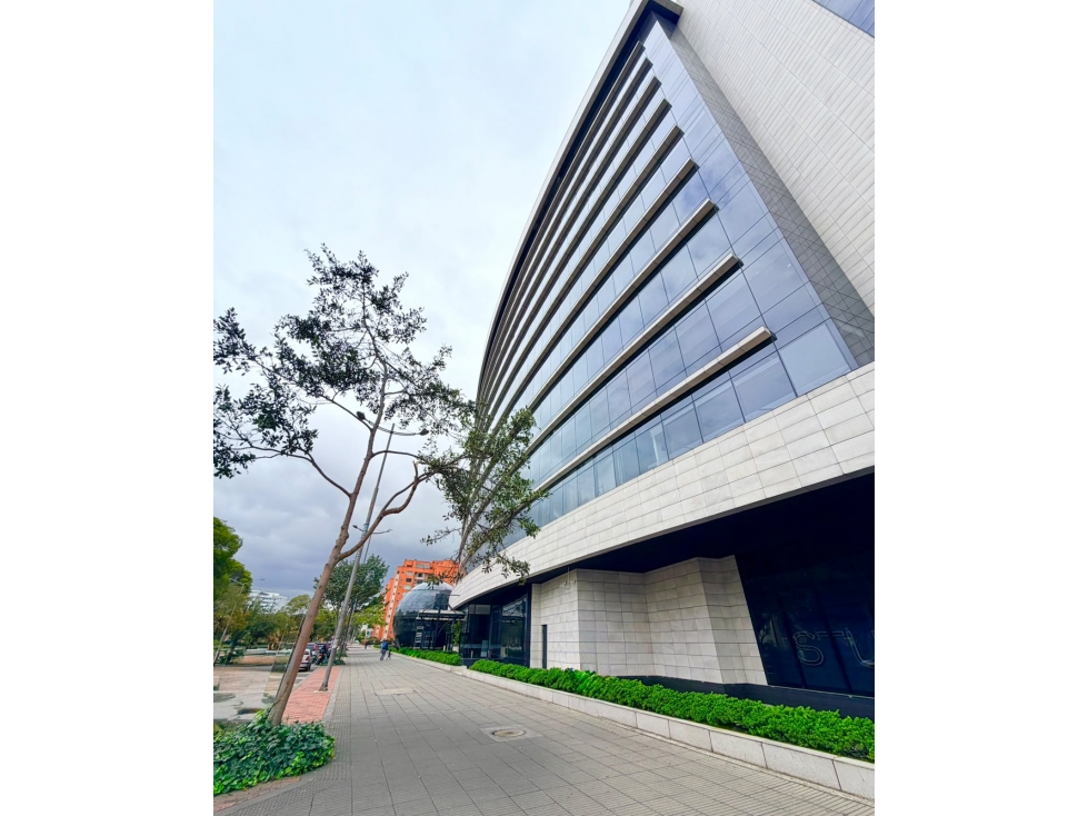 ARRIENDO de LOC- El Salitre, Gran Estación,58.16m + Mezanine, 8M+ Adm