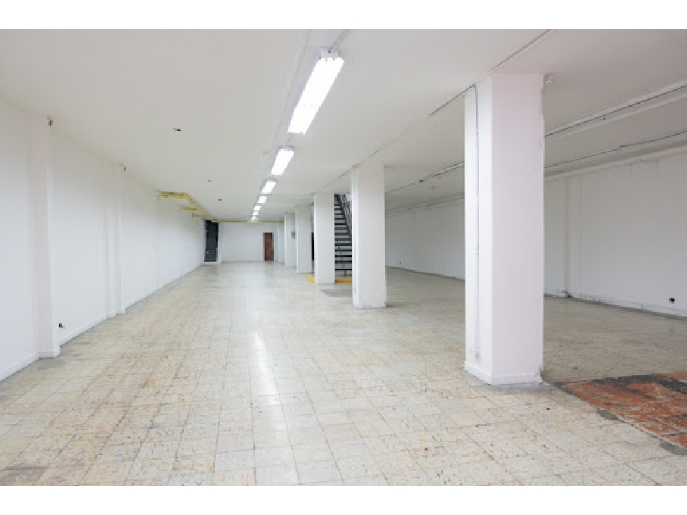 LOCAL EN ARRIENDO - 1