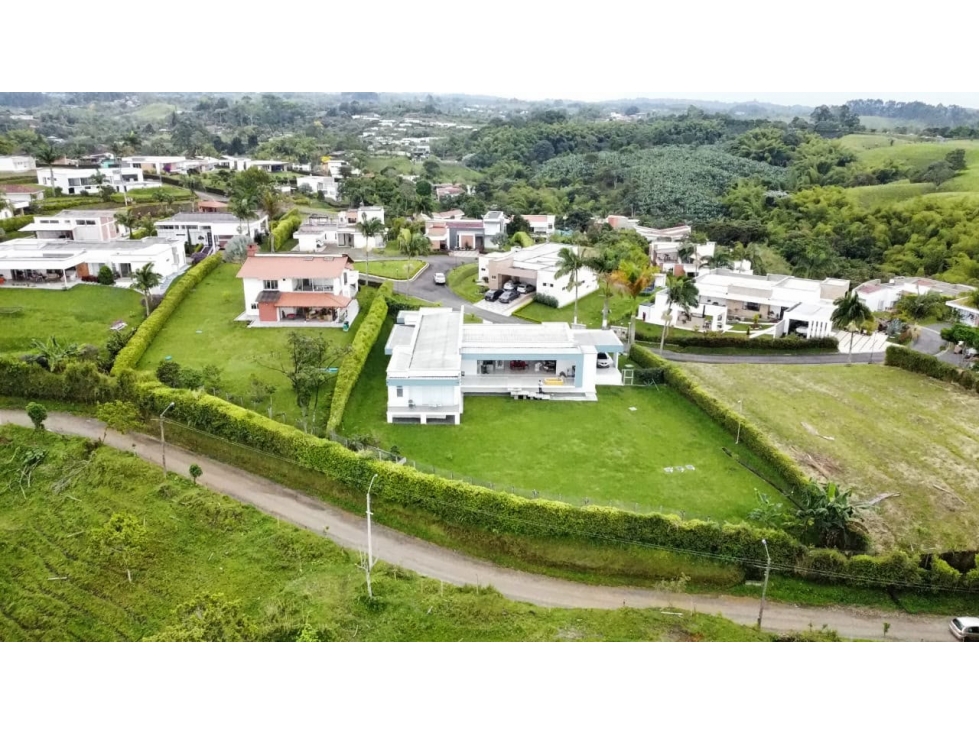 SE VENDE CASA CAMPESTRE EN LA VIA ARMENIA - PEREIRA — foto 2
