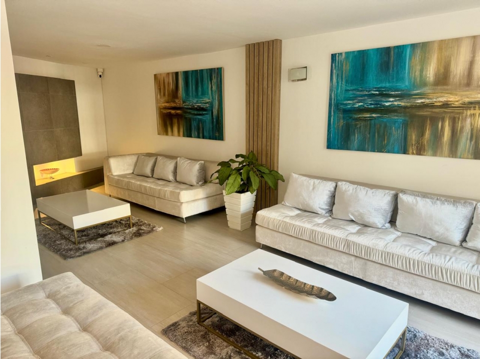 VENTA CASA REMODELADA EN PINARES