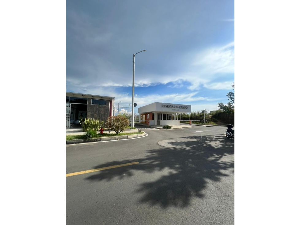 SE VENDE CASA SECTOR GALICIA-CERRITOS