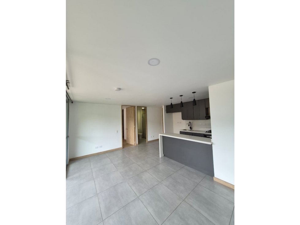VENDO MODERNO APARTAMENTO EN SABANETA — foto 2