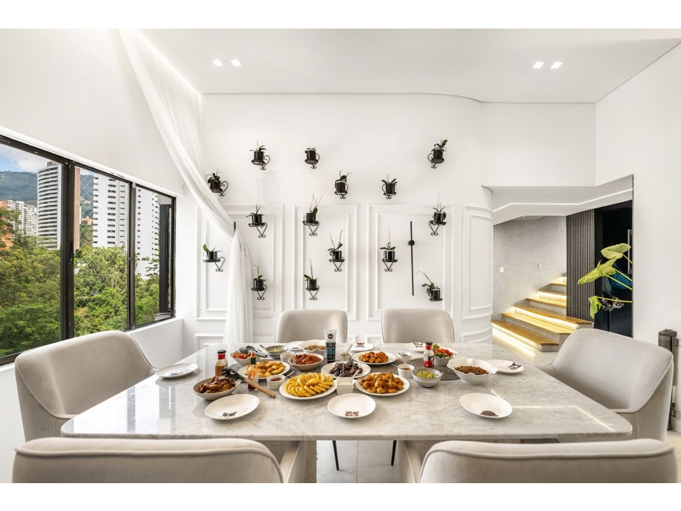 Apartamento de Lujo en Venta en El Poblado, Medellín - 420 m² — foto 2