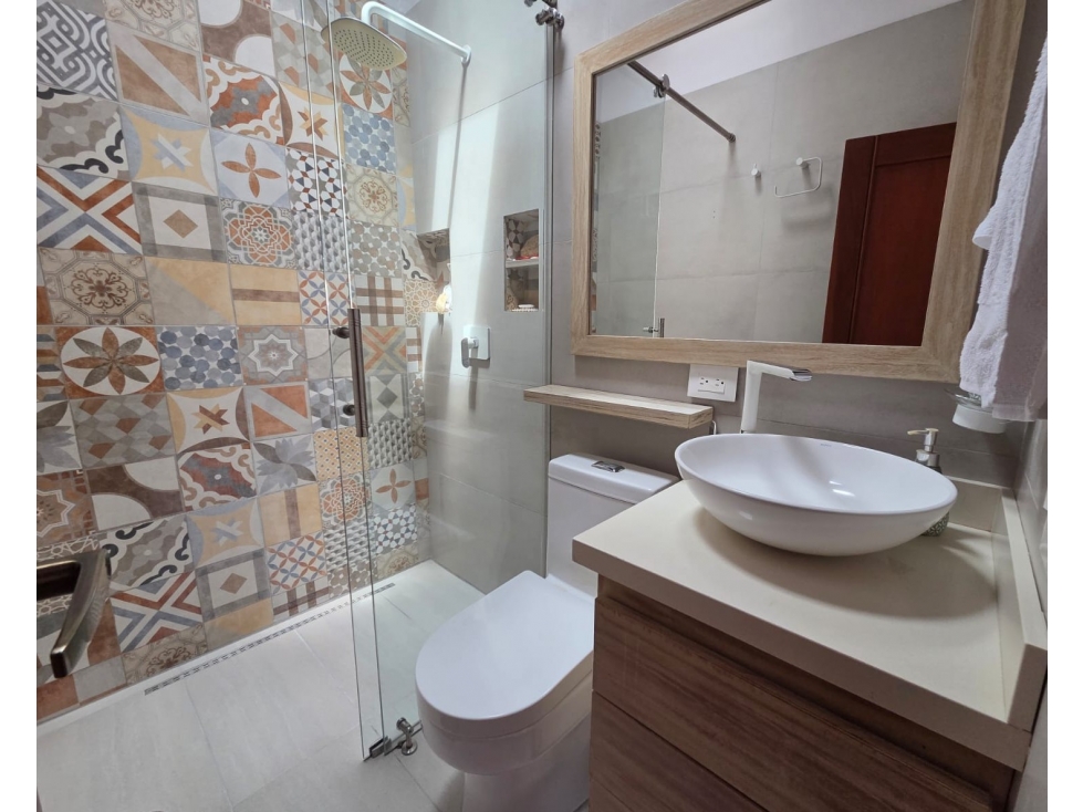 VENDO EXCLUSIVA CASA REMODELA EN BELEN CERCA ARKADIA — foto 3
