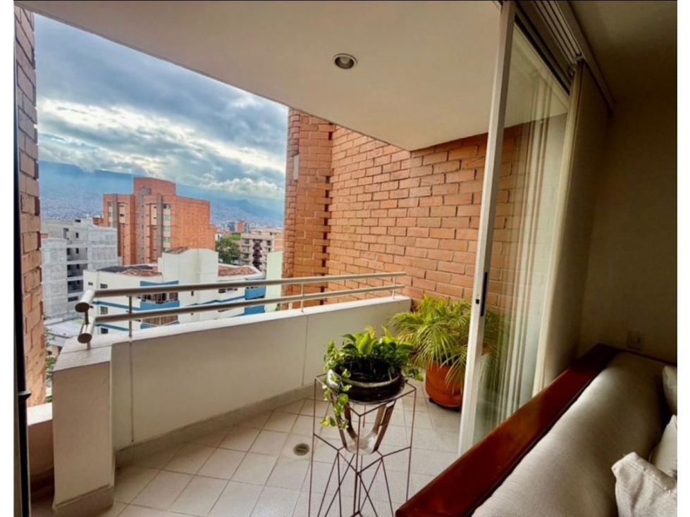 APARTAMENTO EN VENTA LAURELES CERCA AL PRIMER PARQUE — foto 2