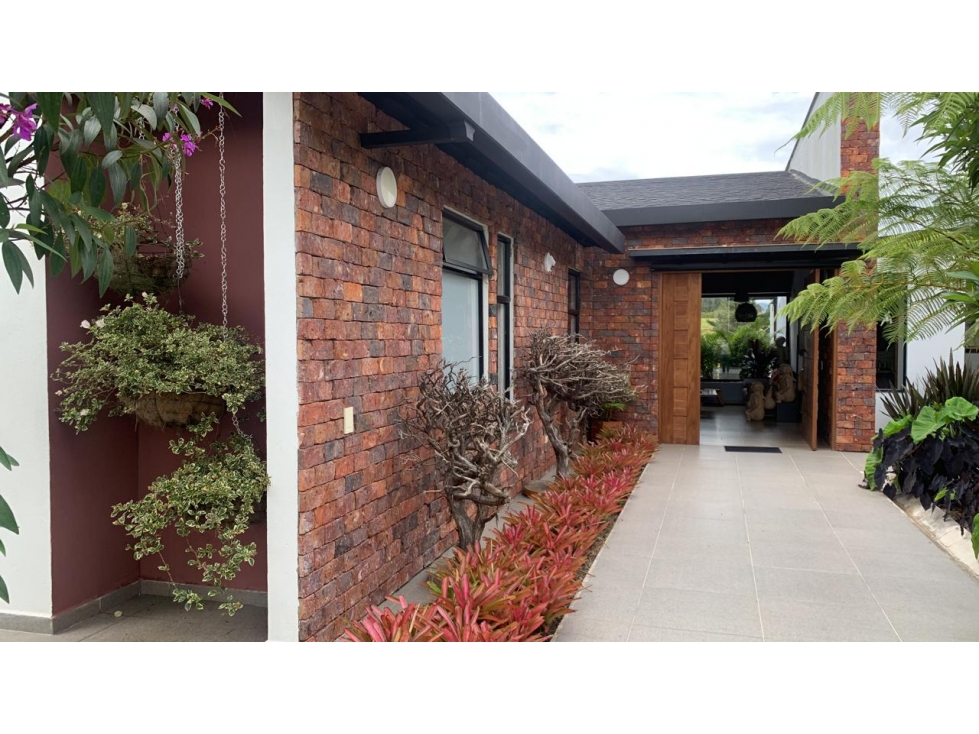 VENDO MODERNA CASA CAMPRESTE EN EL CARMEN DEL VIBORAL — foto 4