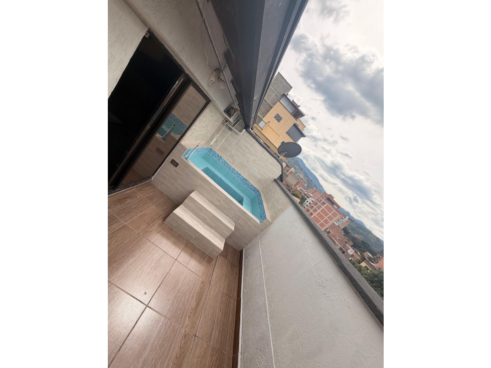 VENDO DUPLEX FRENTE AL VIVA LAURELES PRECIO DE OPORTUNIDAD