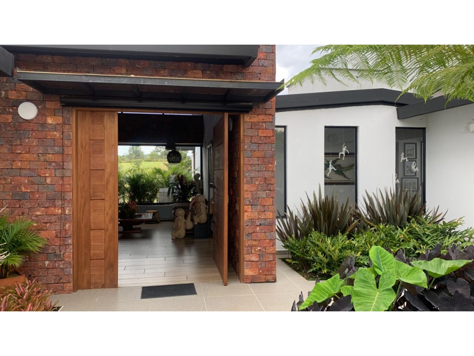 VENDO MODERNA CASA CAMPRESTE EN EL CARMEN DEL VIBORAL — foto 5