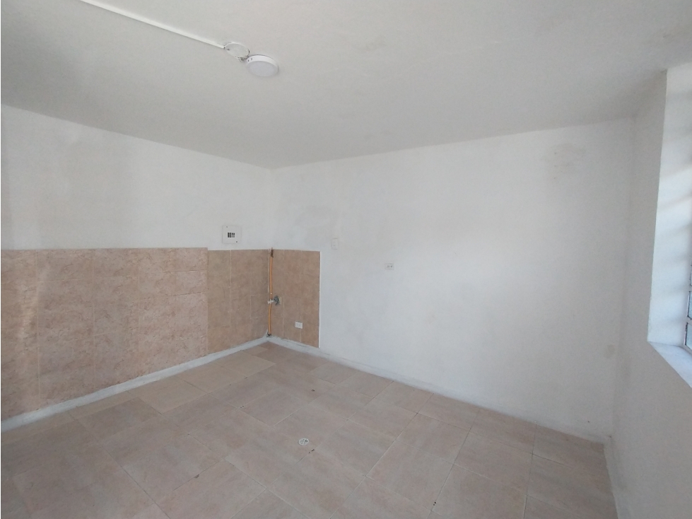 ARRIENDO LOCAL 11 MT2 EN CIUDAD JARDIN NORTE - 2