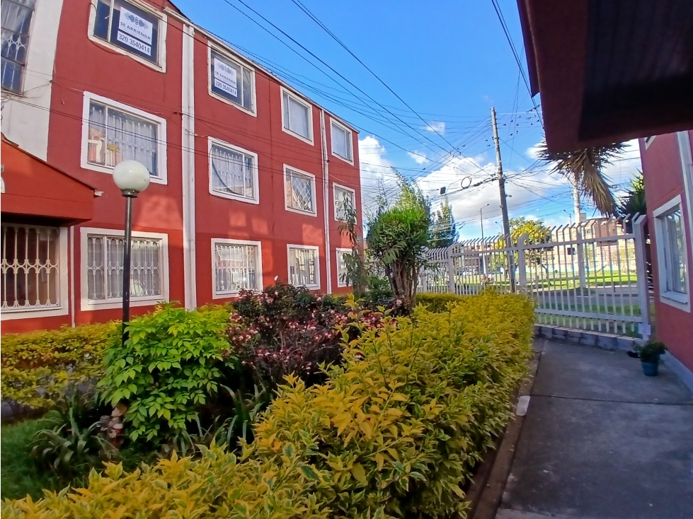 ARRIENDO APARTAMENTO EN CIUDAD ROMA, BOGOTÁ — foto 2