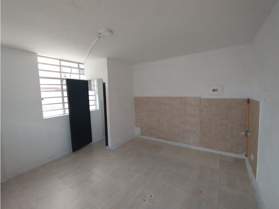 ARRIENDO LOCAL 11 MT2 EN CIUDAD JARDIN NORTE - 3