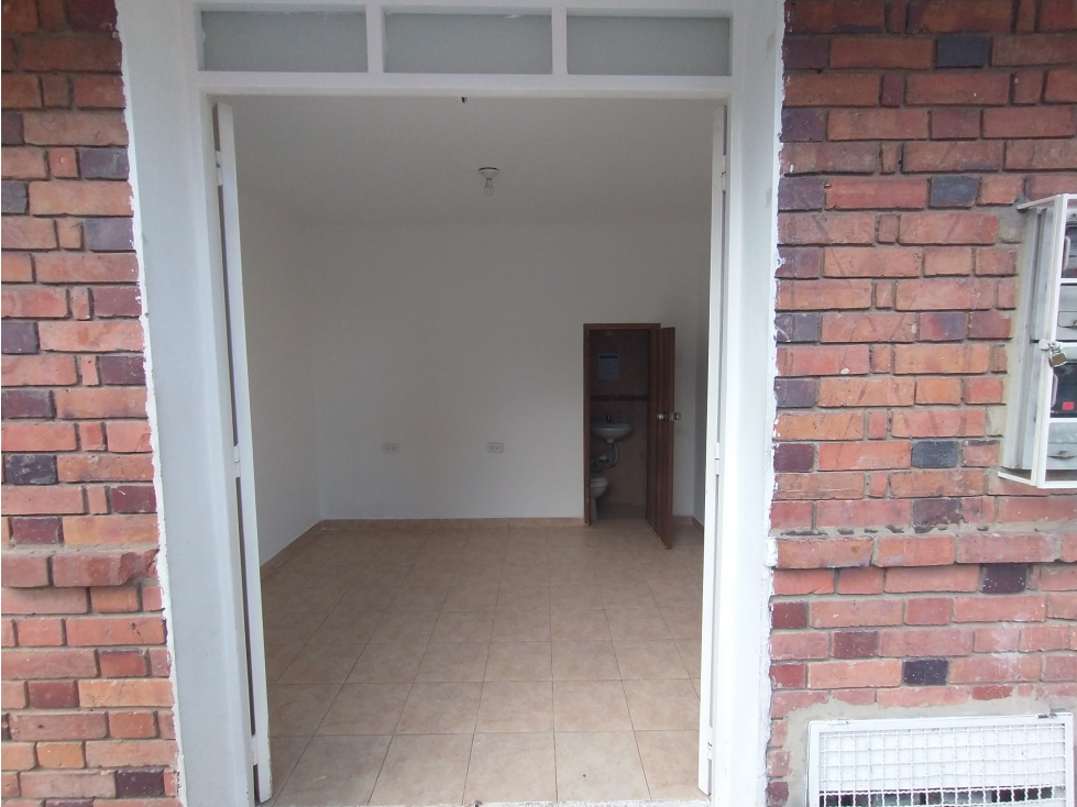 ARRIENDO LOCAL 8 MT2 EN CIUDAD JARDIN NORTE - 4
