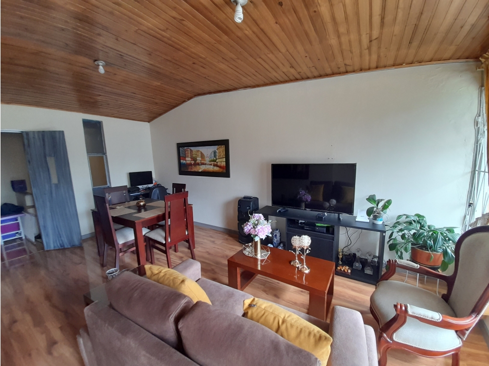 VENDO CASA EN EL BARRIO EUROPA - 4